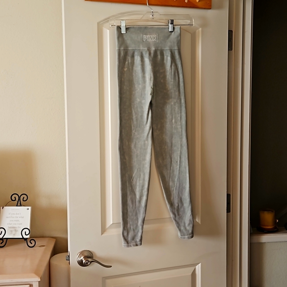 Seamless leggings by " pink" x.small